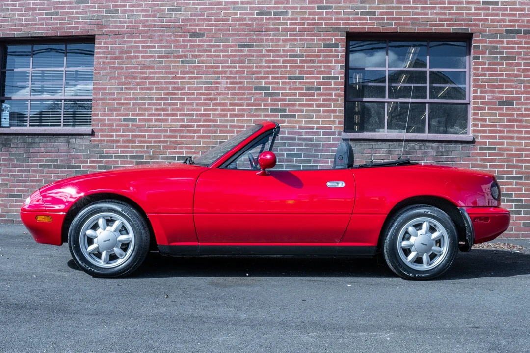 1990 Mazda NA MX-5 Miata - Image 21 of 31
