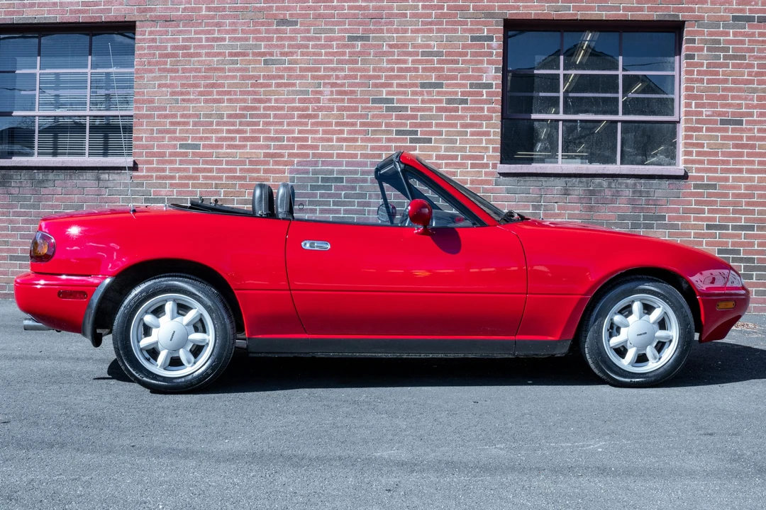 1990 Mazda NA MX-5 Miata - Image 18 of 31