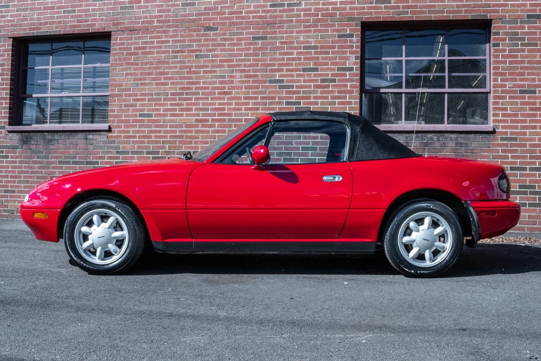 1990 Mazda NA MX-5 Miata - Image 11 of 31