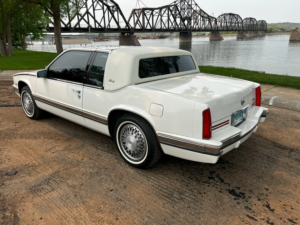 1991 Cadillac Eldorado 11th Gen - Image 12 of 31