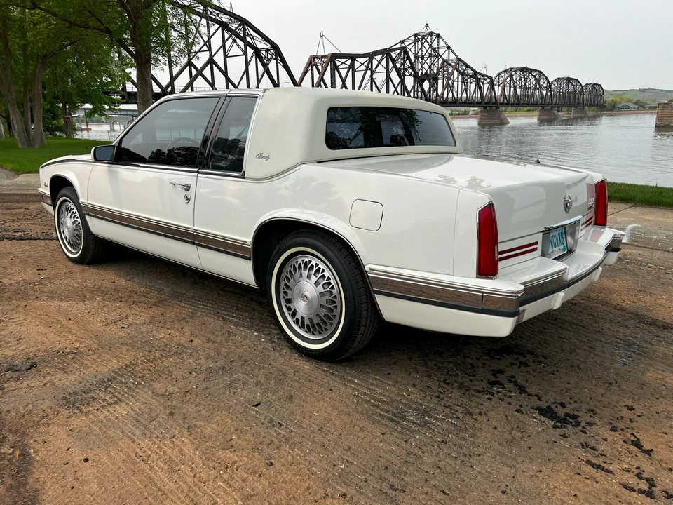 1991 Cadillac Eldorado 11th Gen - Image 13 of 31