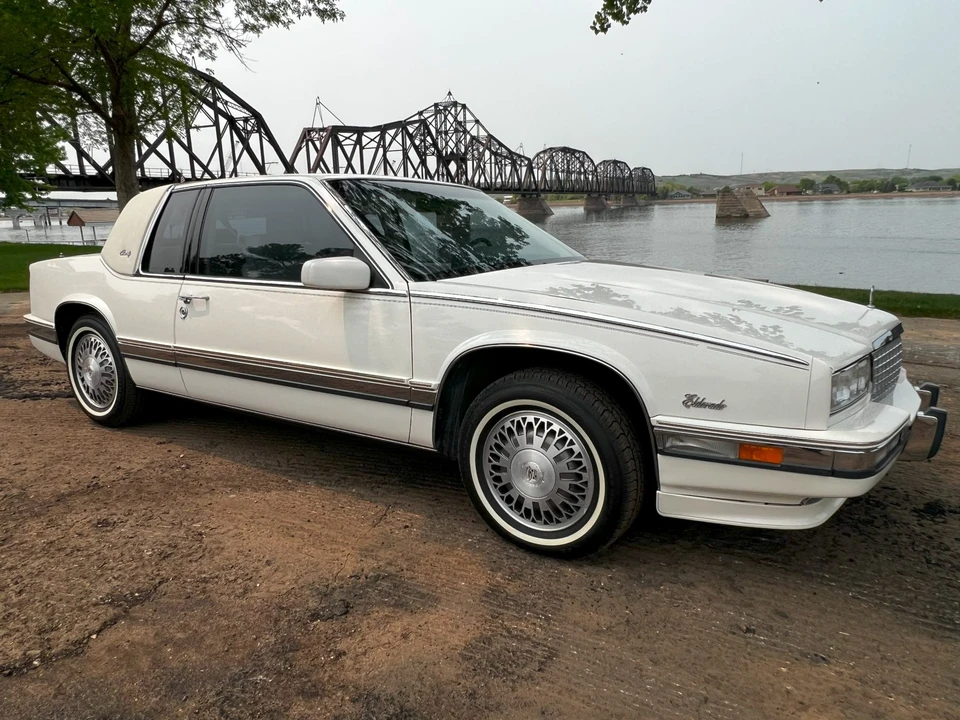 1991 Cadillac Eldorado 11th Gen - Image 25 of 31