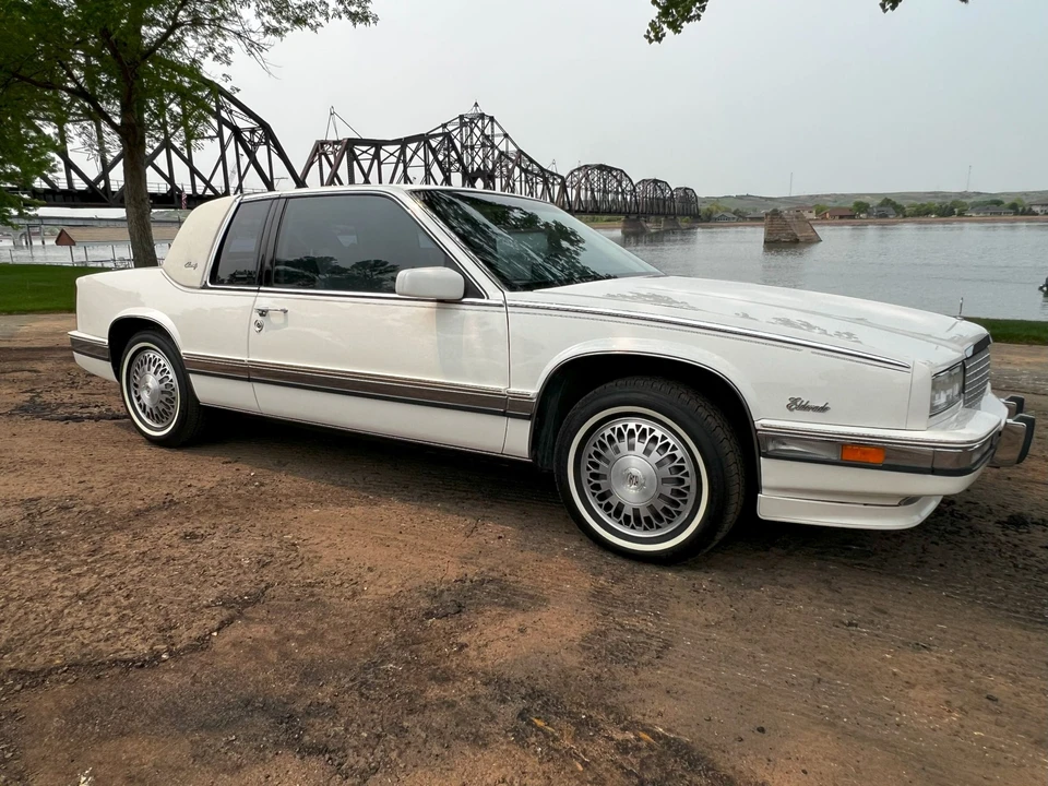 1991 Cadillac Eldorado 11th Gen - Image 24 of 31