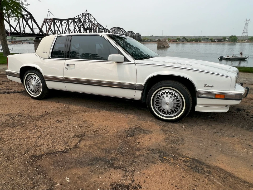 1991 Cadillac Eldorado 11th Gen - Image 23 of 31