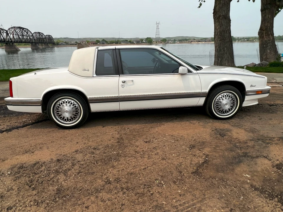 1991 Cadillac Eldorado 11th Gen - Image 14 of 31