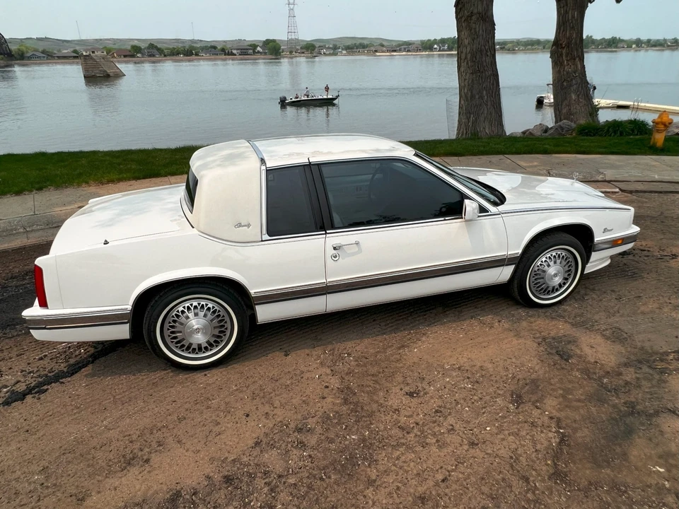 1991 Cadillac Eldorado 11th Gen - Image 17 of 31