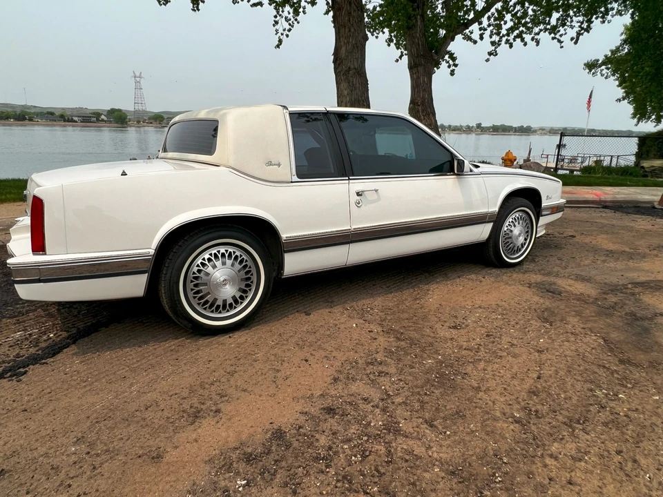 1991 Cadillac Eldorado 11th Gen - Image 18 of 31