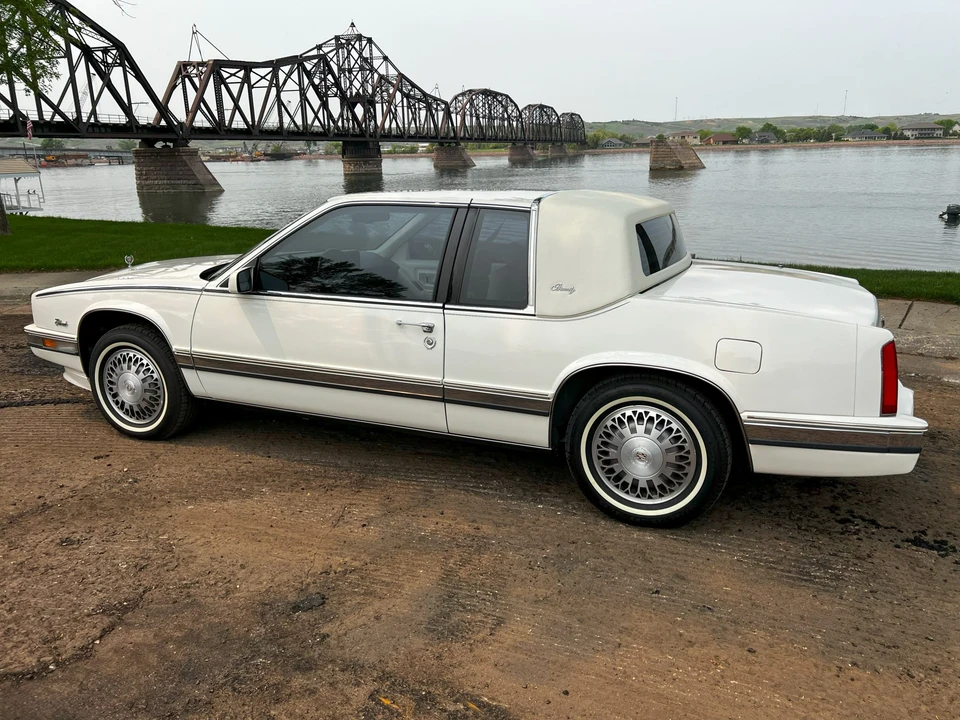 1991 Cadillac Eldorado 11th Gen - Image 10 of 31