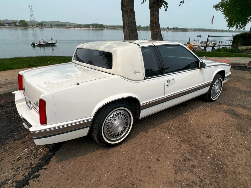 1991 Cadillac Eldorado 11th Gen - Image 21 of 31