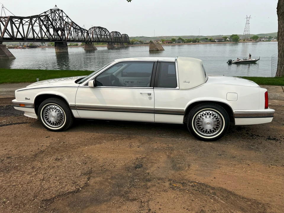 1991 Cadillac Eldorado 11th Gen - Image 9 of 31