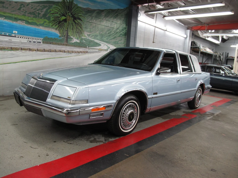 1991 Chrysler Imperial - Image 3 of 31