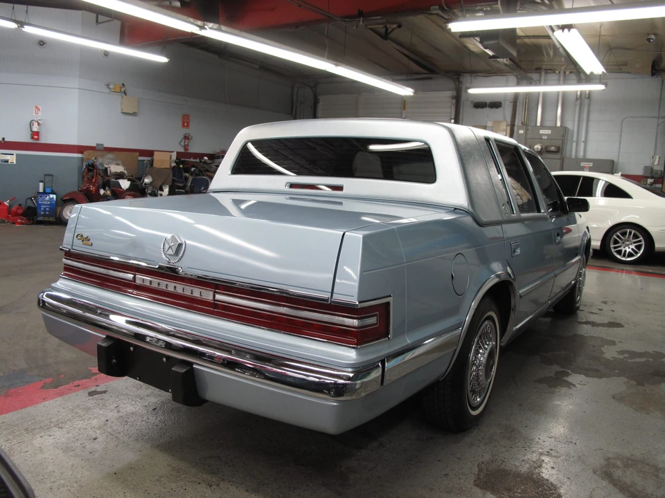 1991 Chrysler Imperial - Image 14 of 31