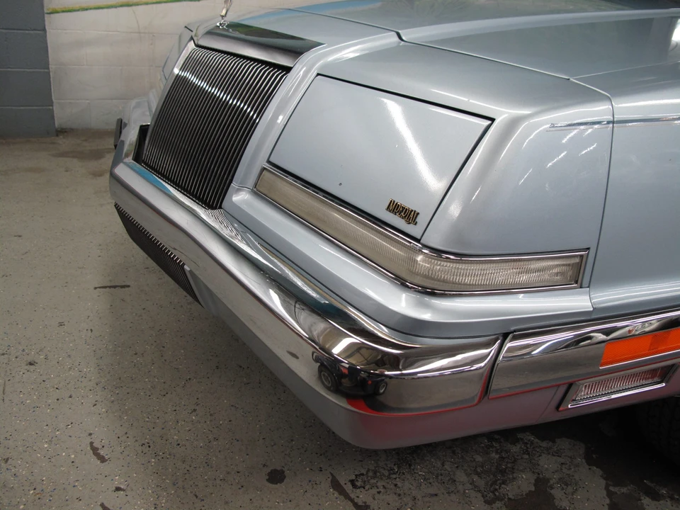 1991 Chrysler Imperial - Image 23 of 31