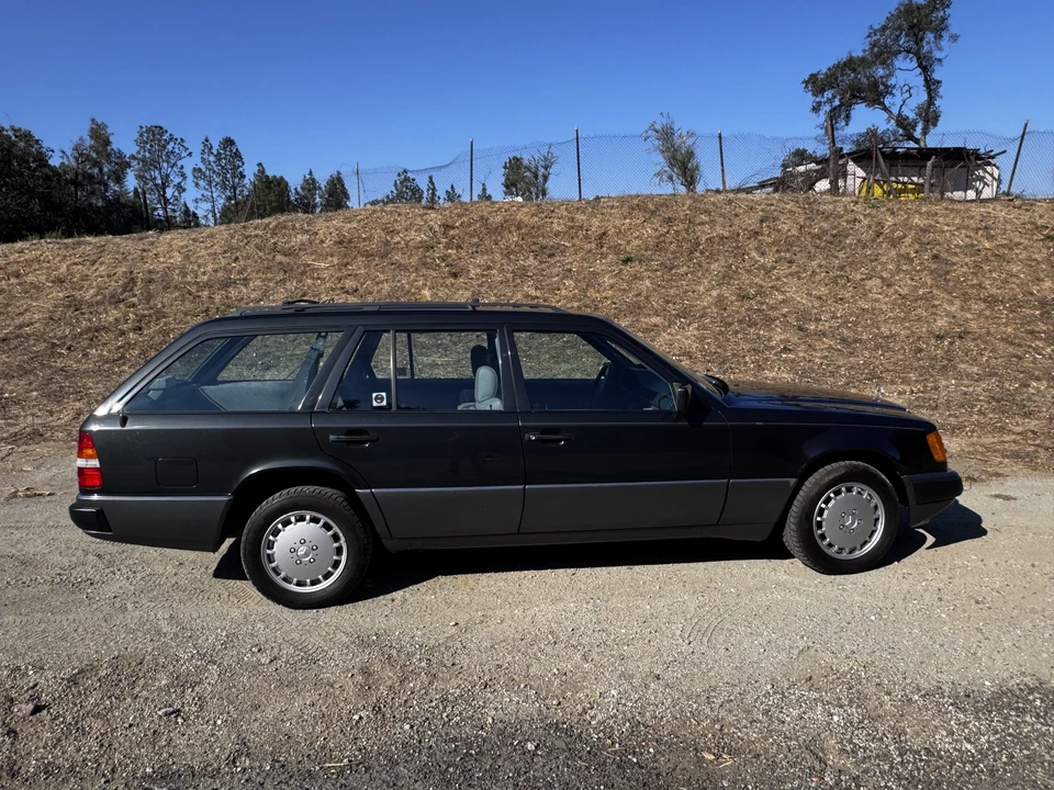 1991 Mercedes-Benz W124 E-Class - Image 23 of 31