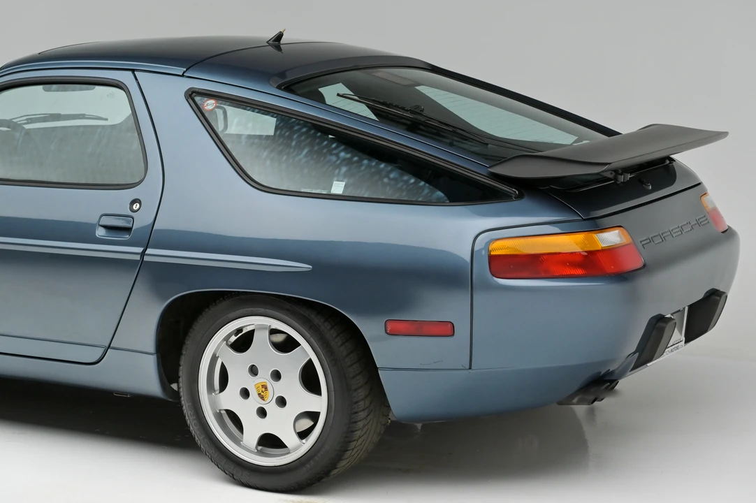 1991 Porsche 928 S4 - Image 13 of 31