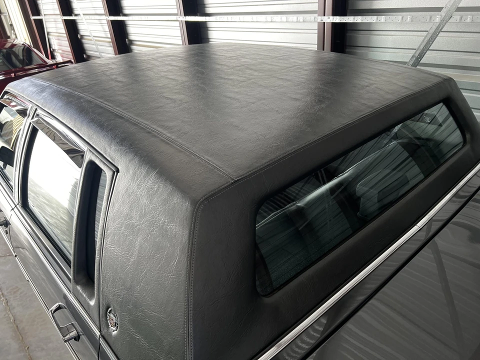 1992 Cadillac Brougham - Image 26 of 31