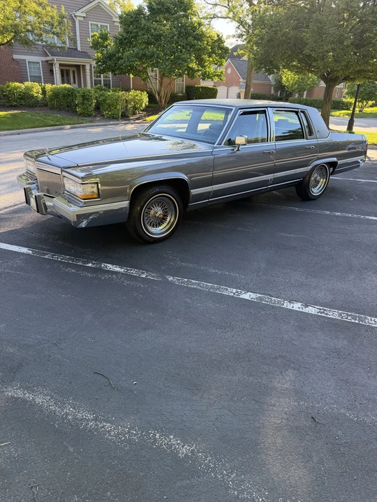 1992 Cadillac Brougham - Image 2 of 31