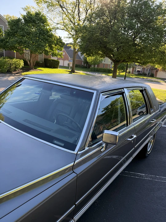 1992 Cadillac Brougham - Image 8 of 31