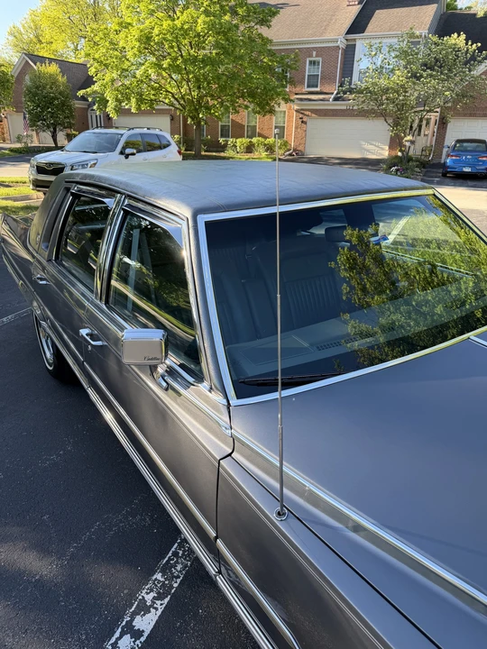 1992 Cadillac Brougham - Image 13 of 31