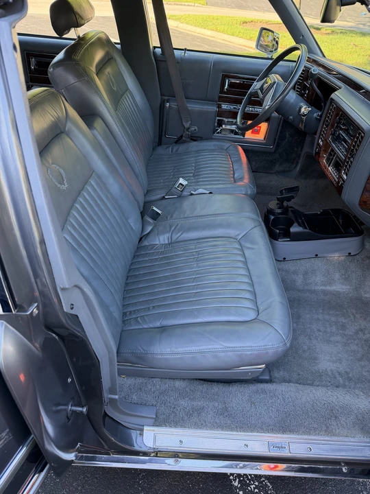 1992 Cadillac Brougham - Image 30 of 31