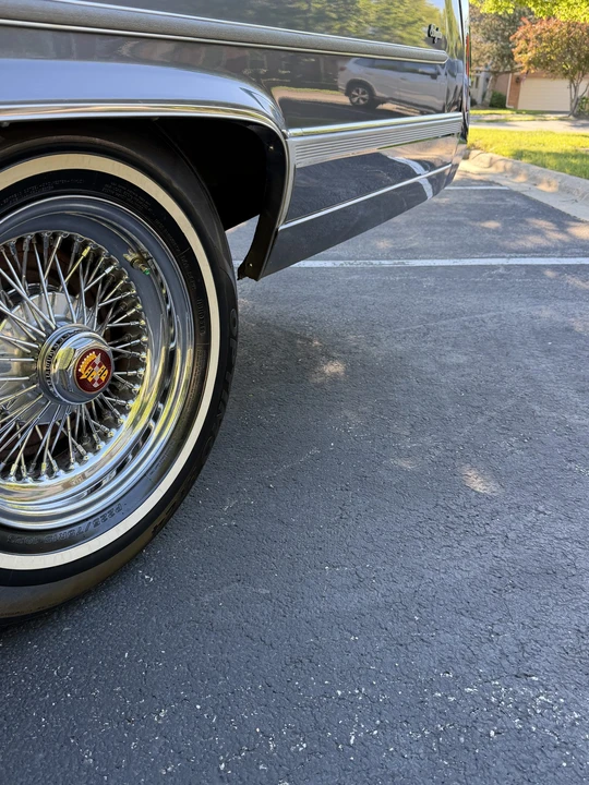 1992 Cadillac Brougham - Image 10 of 31