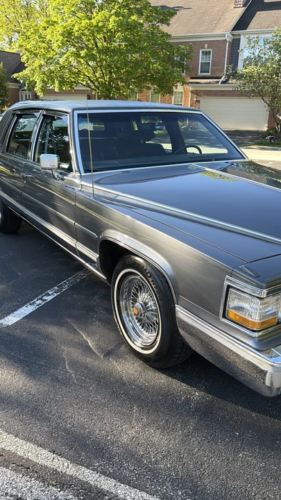 1992 Cadillac Brougham - Image 14 of 31