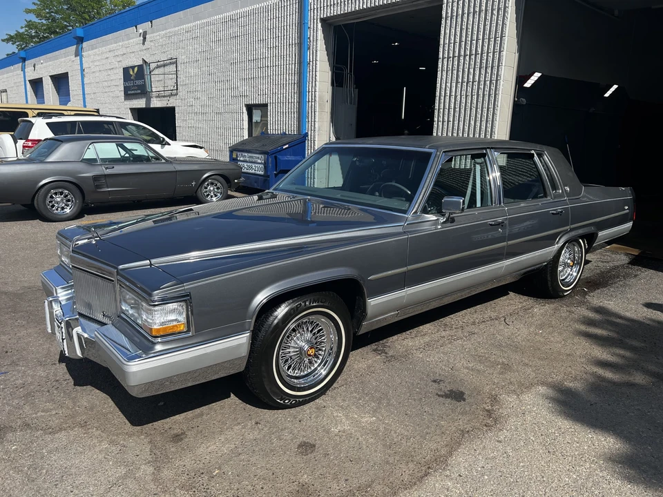 1992 Cadillac Brougham - Image 7 of 31