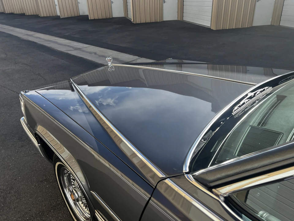 1992 Cadillac Brougham - Image 15 of 31