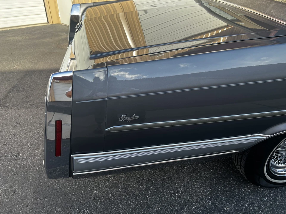 1992 Cadillac Brougham - Image 22 of 31