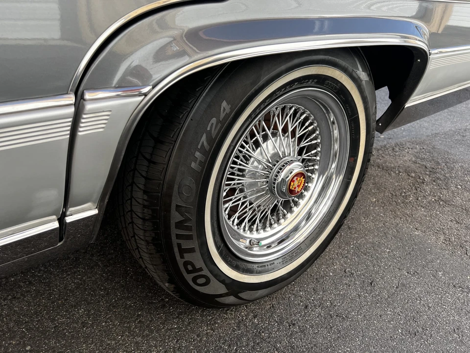 1992 Cadillac Brougham - Image 31 of 31