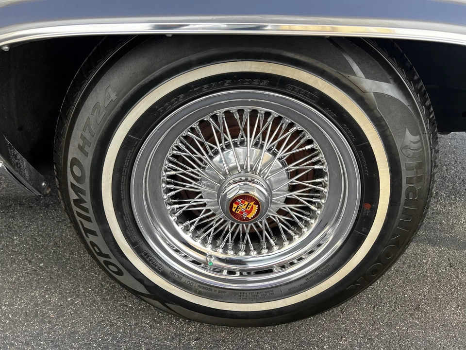 1992 Cadillac Brougham - Image 29 of 31