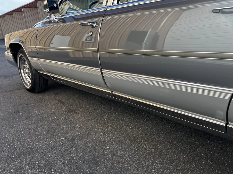 1992 Cadillac Brougham - Image 13 of 31