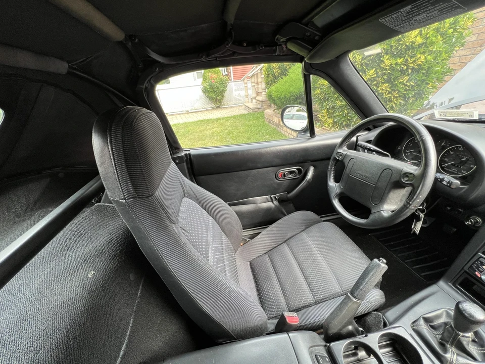 1995 Mazda NA MX-5 Miata - Image 29 of 31