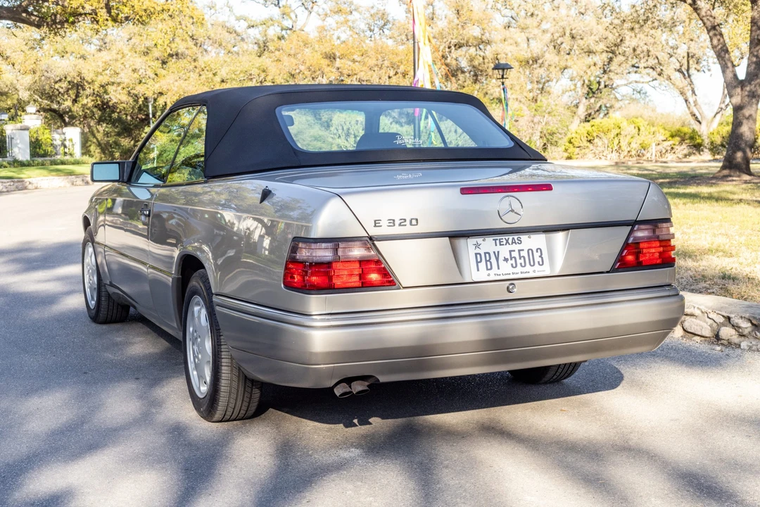 1995 Mercedes-Benz W124 E-Class - Image 13 of 31