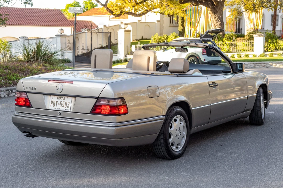 1995 Mercedes-Benz W124 E-Class - Image 29 of 31