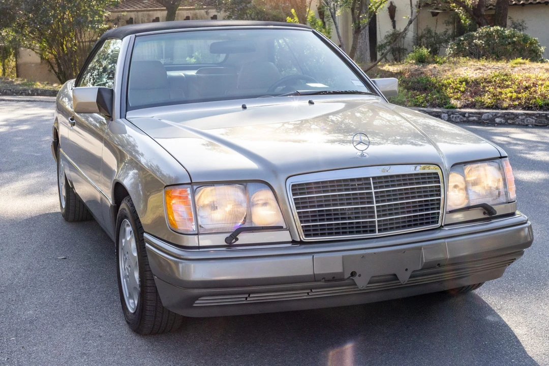 1995 Mercedes-Benz W124 E-Class - Image 2 of 31