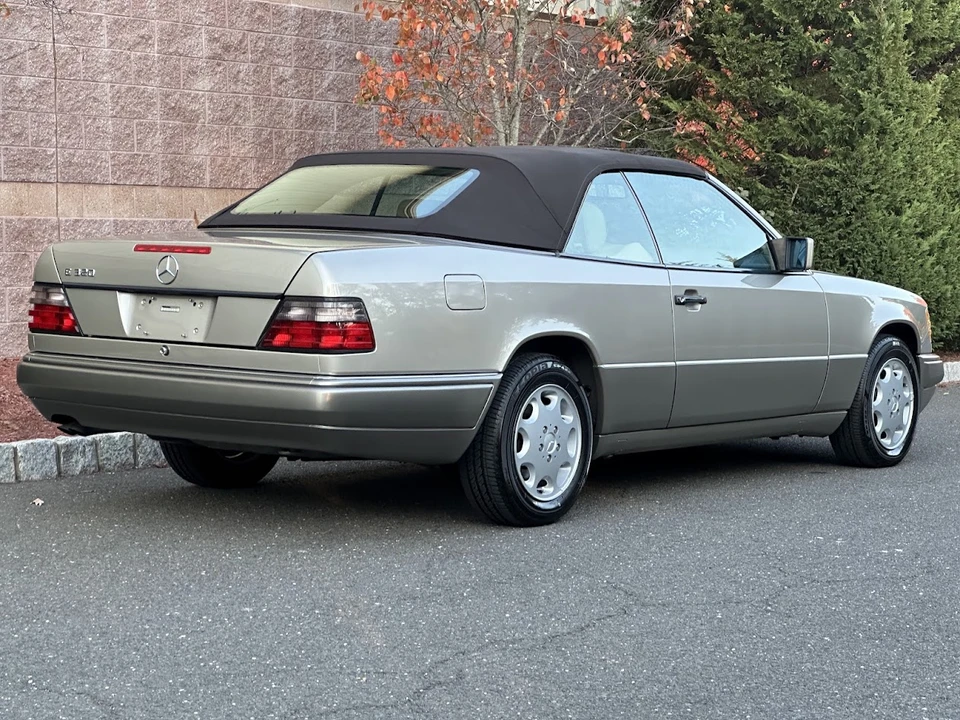 1995 Mercedes-Benz W124 E-Class - Image 12 of 31