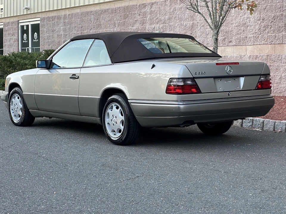1995 Mercedes-Benz W124 E-Class - Image 13 of 31