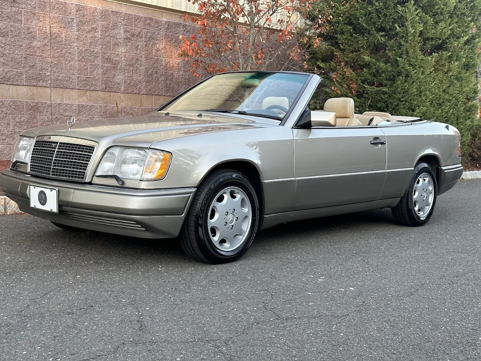 1995 Mercedes-Benz W124 E-Class - Image 2 of 31