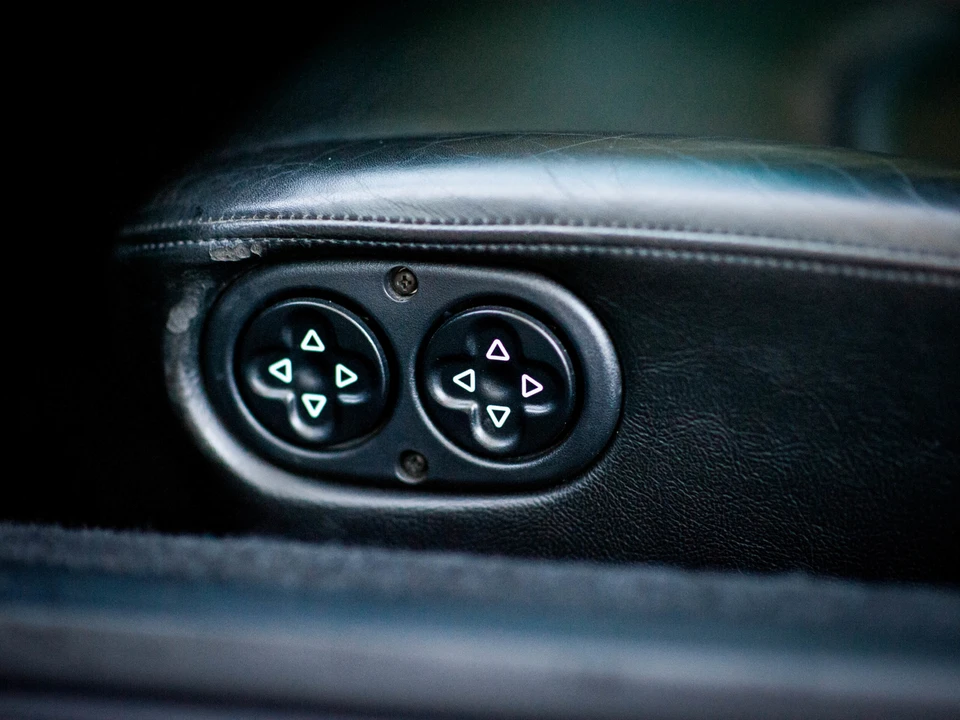 1995 Porsche 993 Carrera - Image 29 of 31