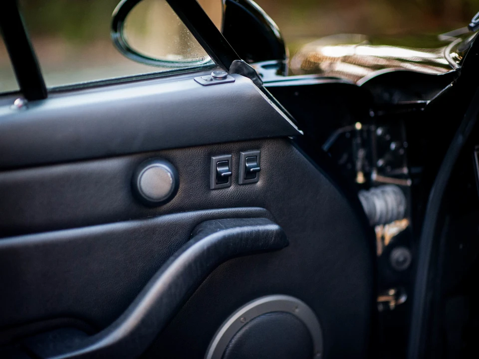 1995 Porsche 993 Carrera - Image 25 of 31