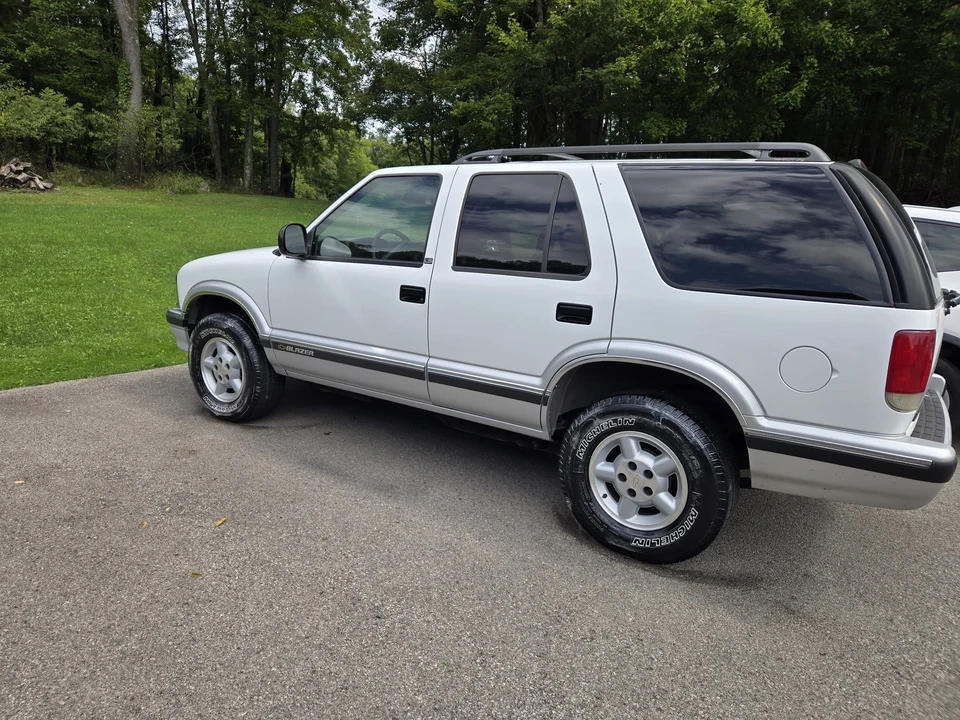 1996 Chevrolet S-10 Blazer 2nd Gen - Image 6 of 31