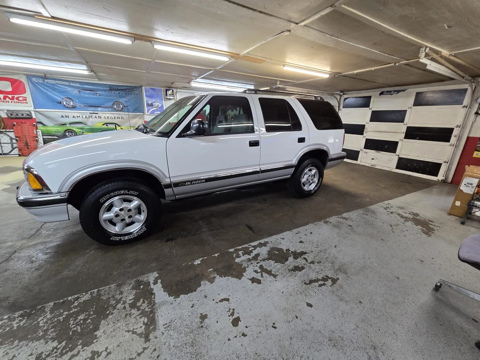 1996 Chevrolet S-10 Blazer 2nd Gen - Image 8 of 31
