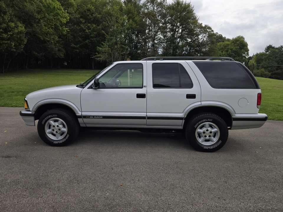 1996 Chevrolet S-10 Blazer 2nd Gen - Image 7 of 31