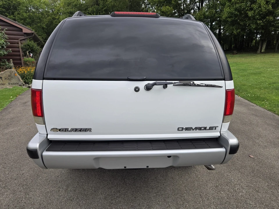 1996 Chevrolet S-10 Blazer 2nd Gen - Image 5 of 31