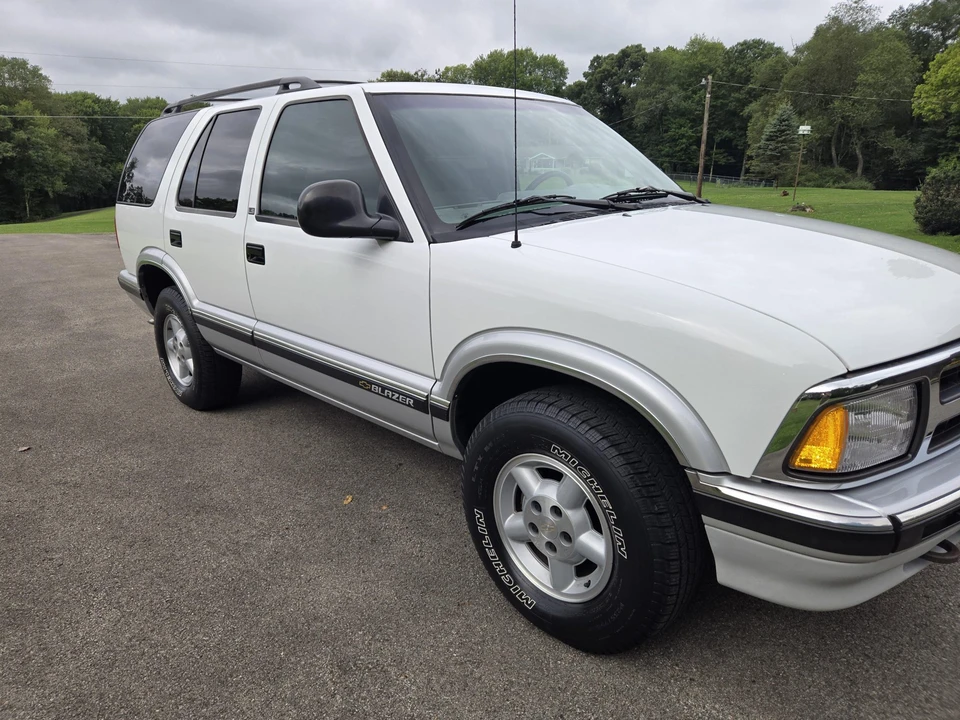 1996 Chevrolet S-10 Blazer 2nd Gen - Image 22 of 31
