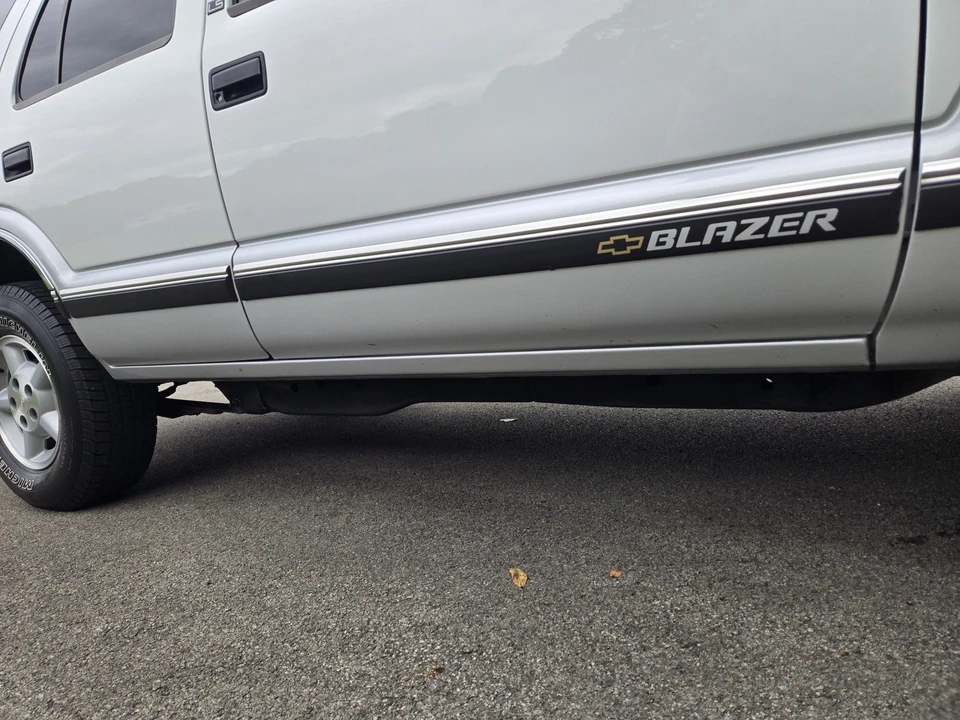1996 Chevrolet S-10 Blazer 2nd Gen - Image 28 of 31