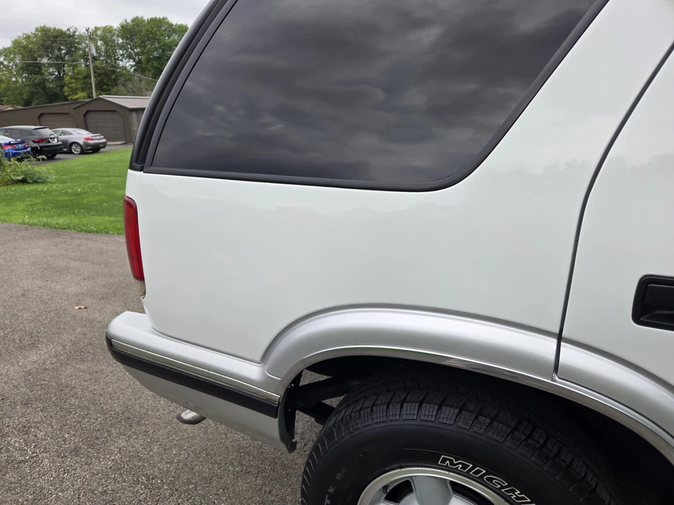 1996 Chevrolet S-10 Blazer 2nd Gen - Image 27 of 31