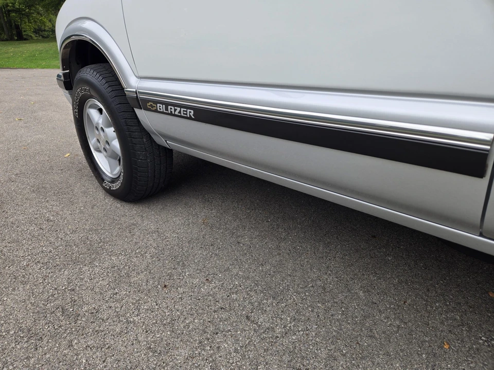 1996 Chevrolet S-10 Blazer 2nd Gen - Image 29 of 31