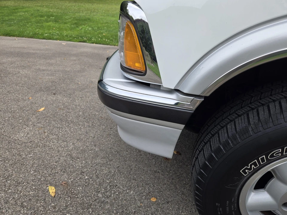 1996 Chevrolet S-10 Blazer 2nd Gen - Image 26 of 31